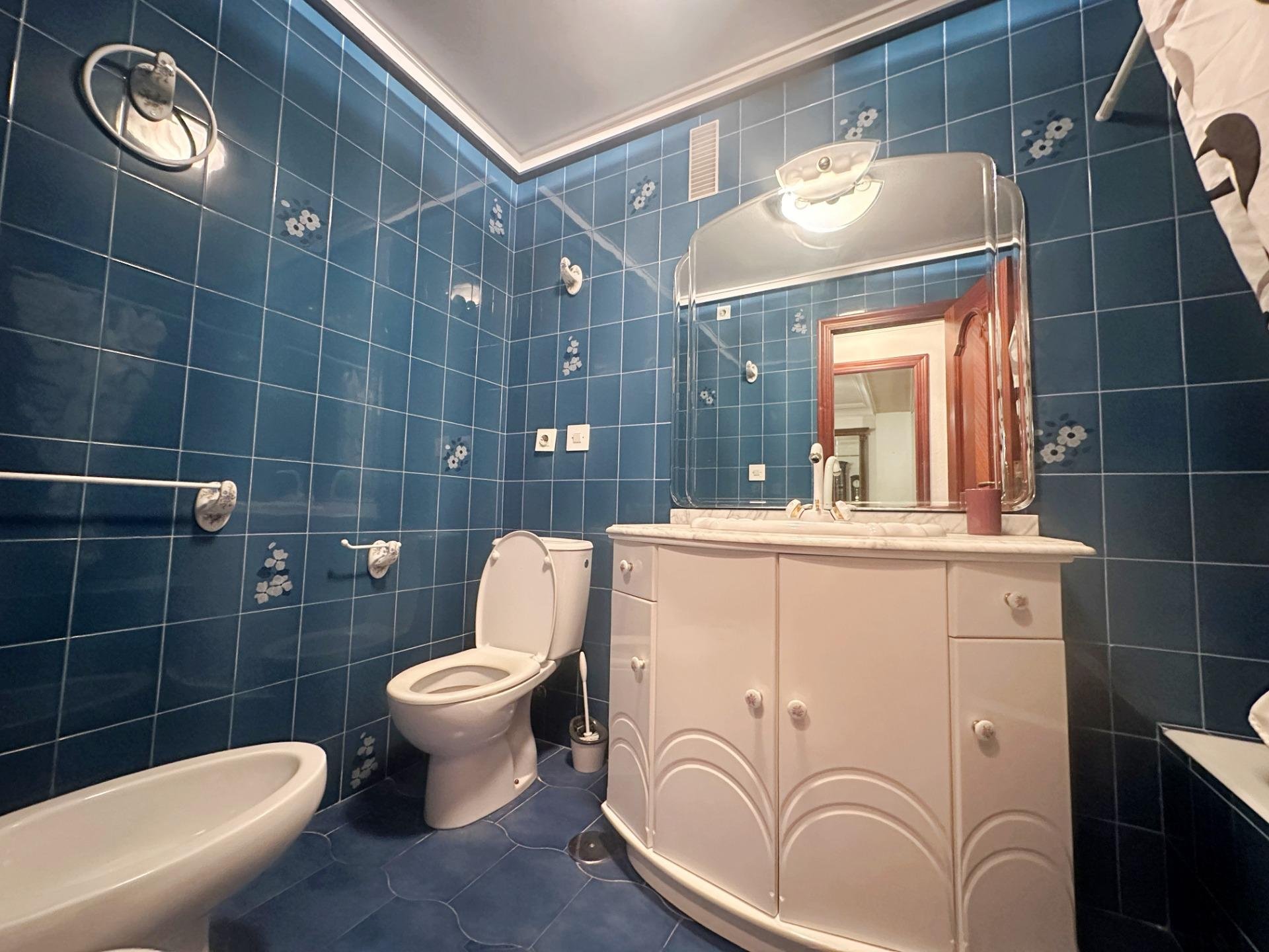 Apartamento en Torrevieja, Alicante, España 4 dormitorios, 130 m2 No. 190324