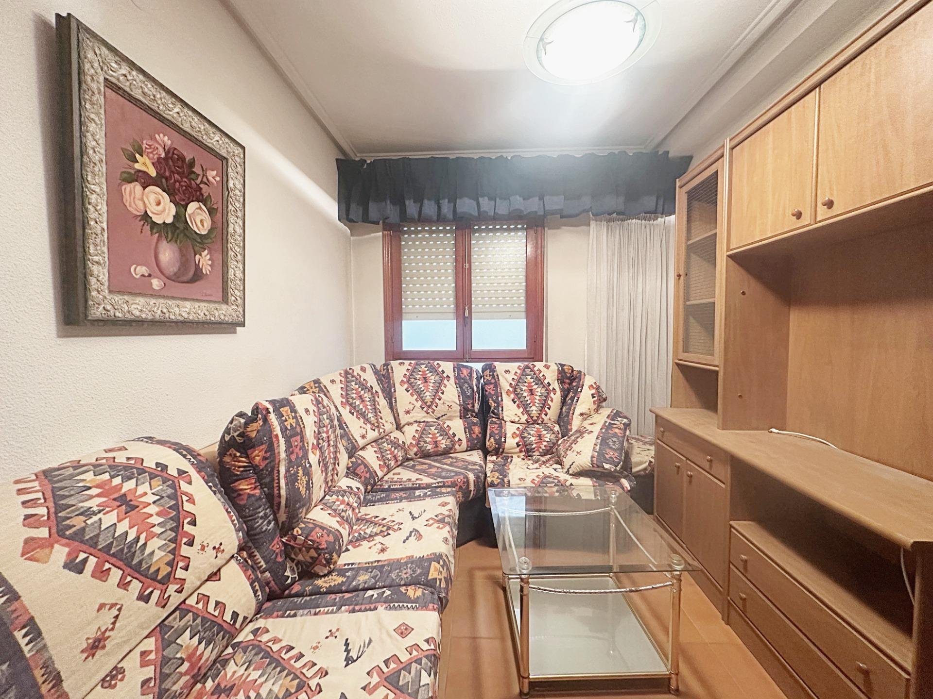 Apartamento en Torrevieja, Alicante, España 4 dormitorios, 130 m2 No. 190324