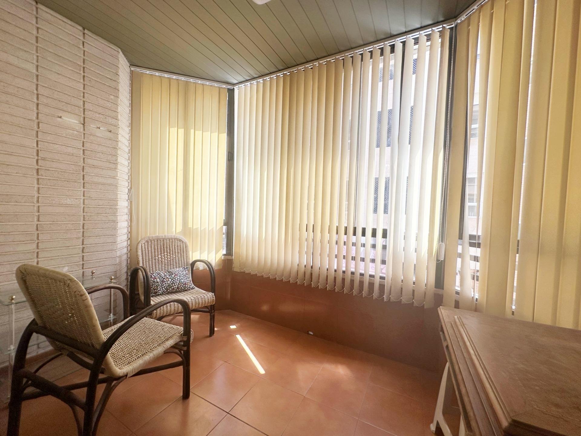 Apartamento en Torrevieja, Alicante, España 4 dormitorios, 130 m2 No. 190324