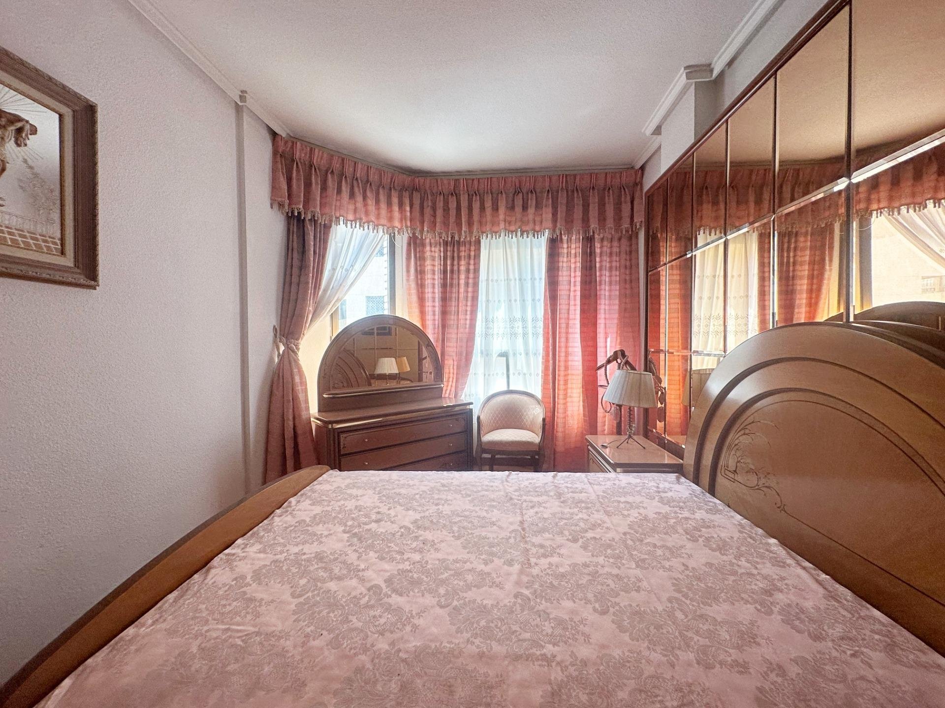 Apartamento en Torrevieja, Alicante, España 4 dormitorios, 130 m2 No. 190324
