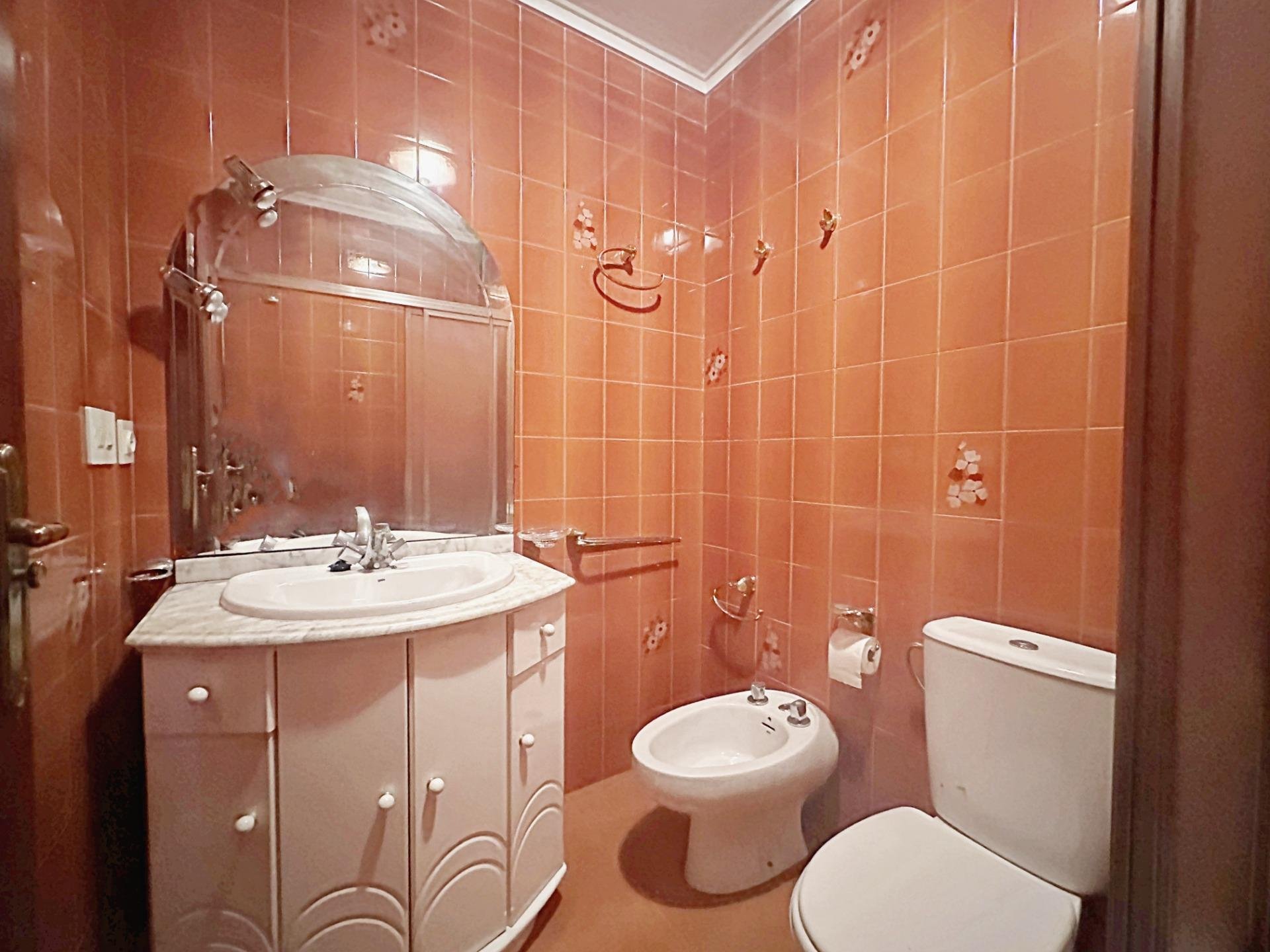 Apartamento en Torrevieja, Alicante, España 4 dormitorios, 130 m2 No. 190324