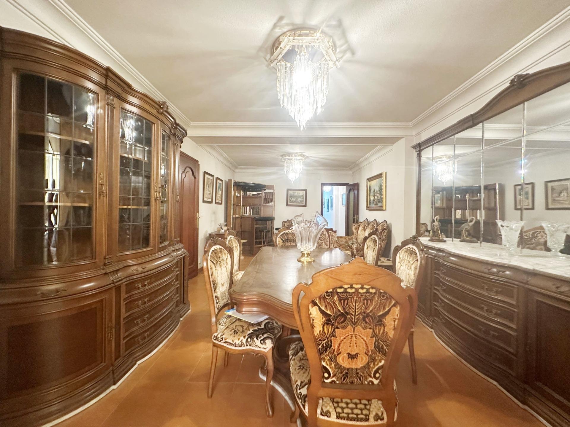 Apartamento en Torrevieja, Alicante, España 4 dormitorios, 130 m2 No. 190324