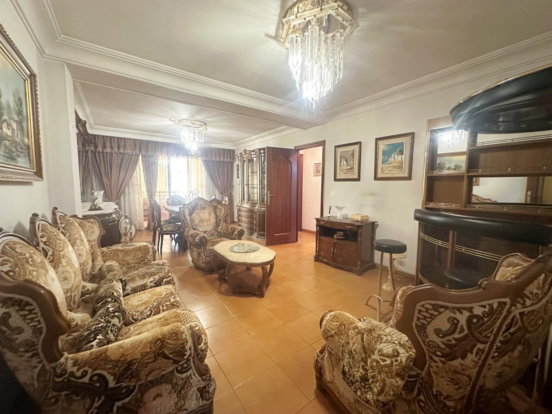 Apartamento en Torrevieja, Alicante, España 4 dormitorios, 130 m2 No. 190324