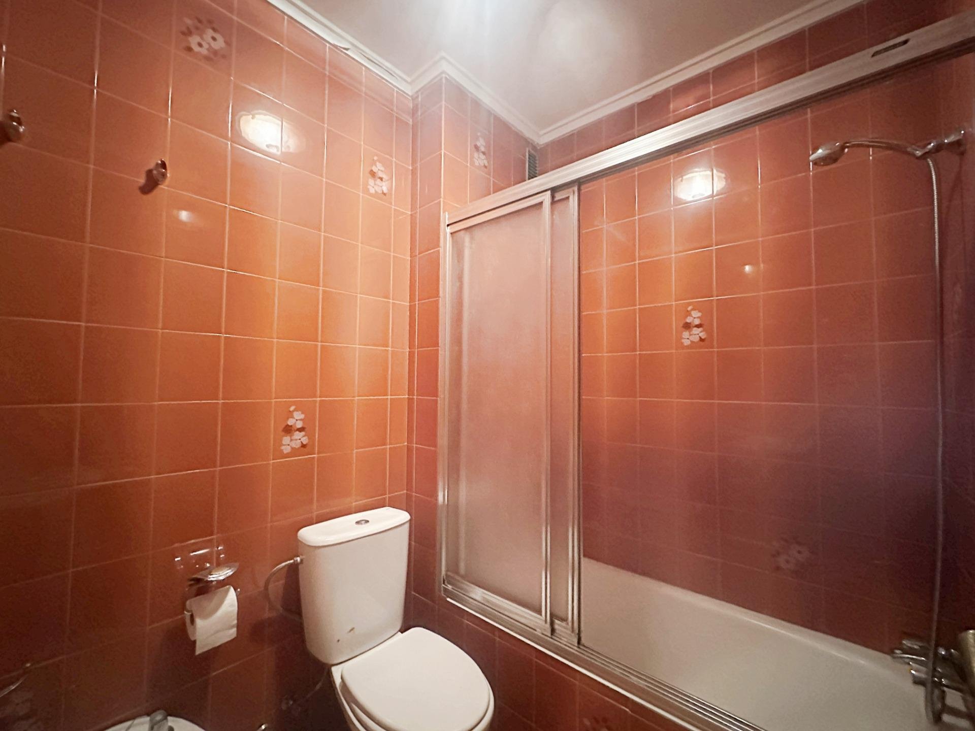 Apartamento en Torrevieja, Alicante, España 4 dormitorios, 130 m2 No. 190324
