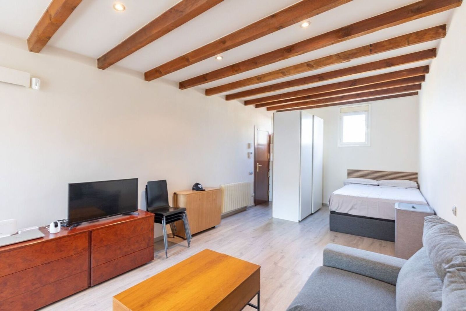 Apartamento en Barcelona, España 1 dormitorio, 64 m2 No. 167835
