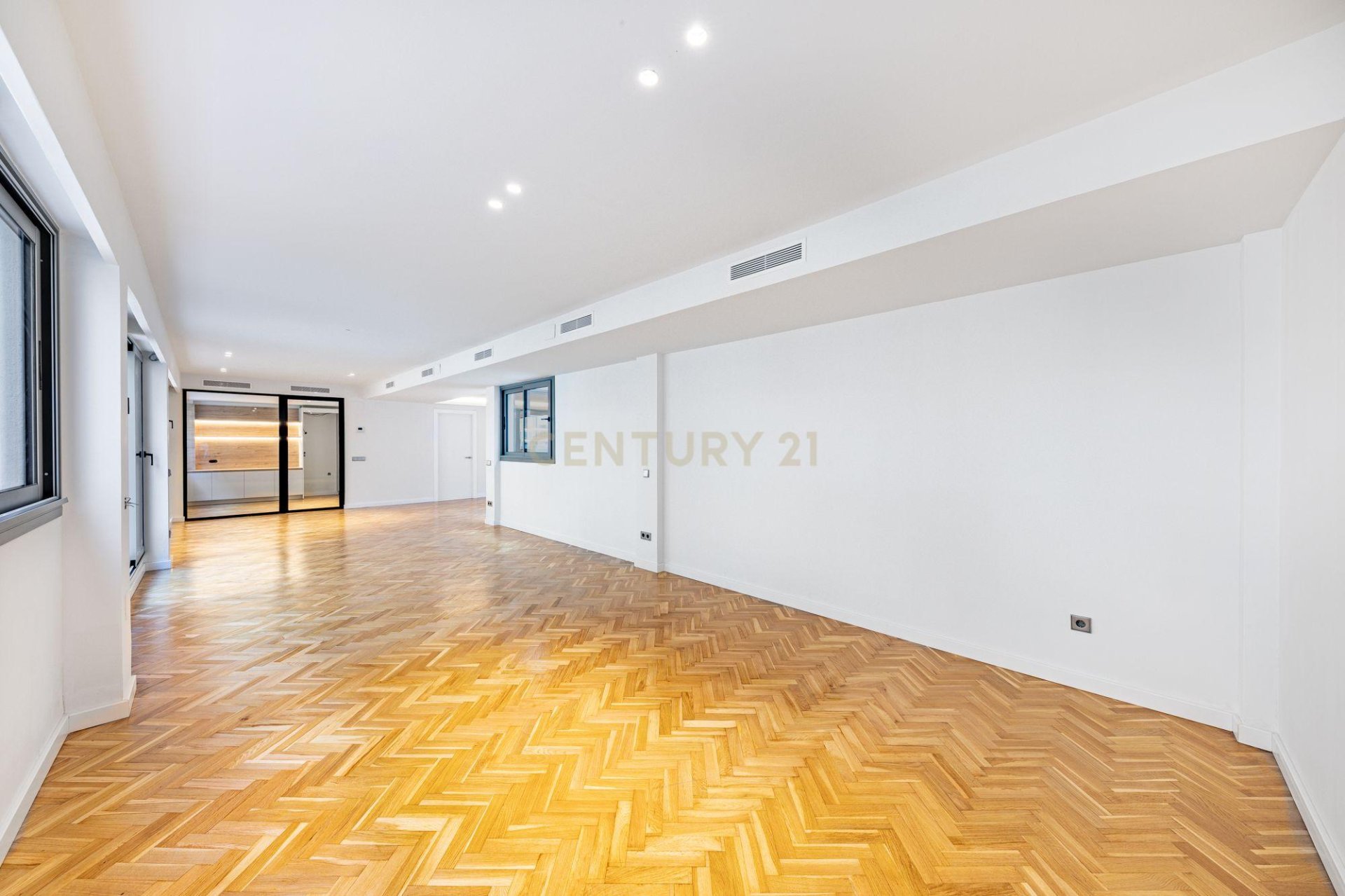Wohnung in Barcelona, Spanien 4 Schlafzimmer, 223 m2 Nr. 166908