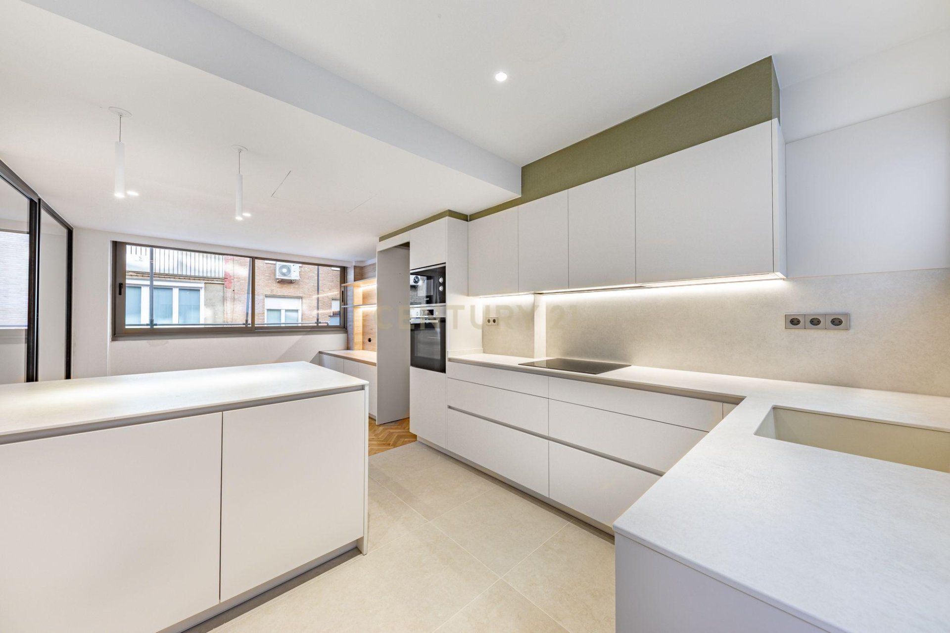 Wohnung in Barcelona, Spanien 4 Schlafzimmer, 223 m2 Nr. 166908