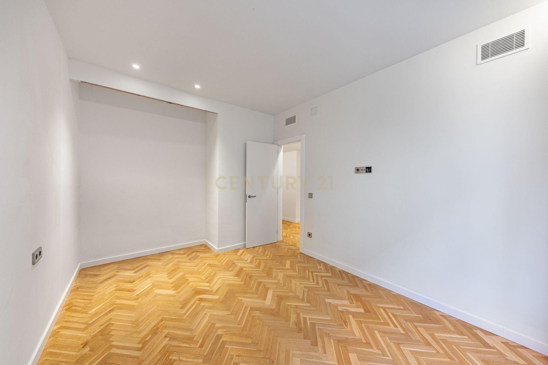 Wohnung in Barcelona, Spanien 4 Schlafzimmer, 223 m2 Nr. 166908