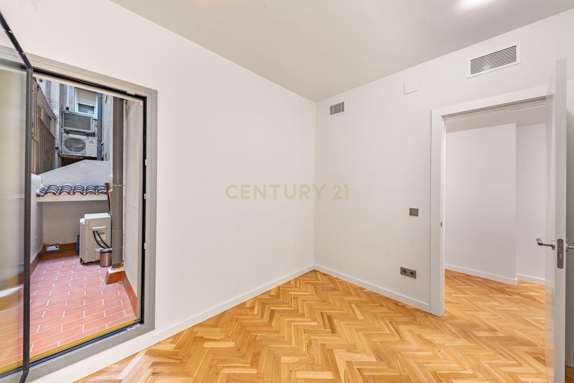 Wohnung in Barcelona, Spanien 4 Schlafzimmer, 223 m2 Nr. 166908
