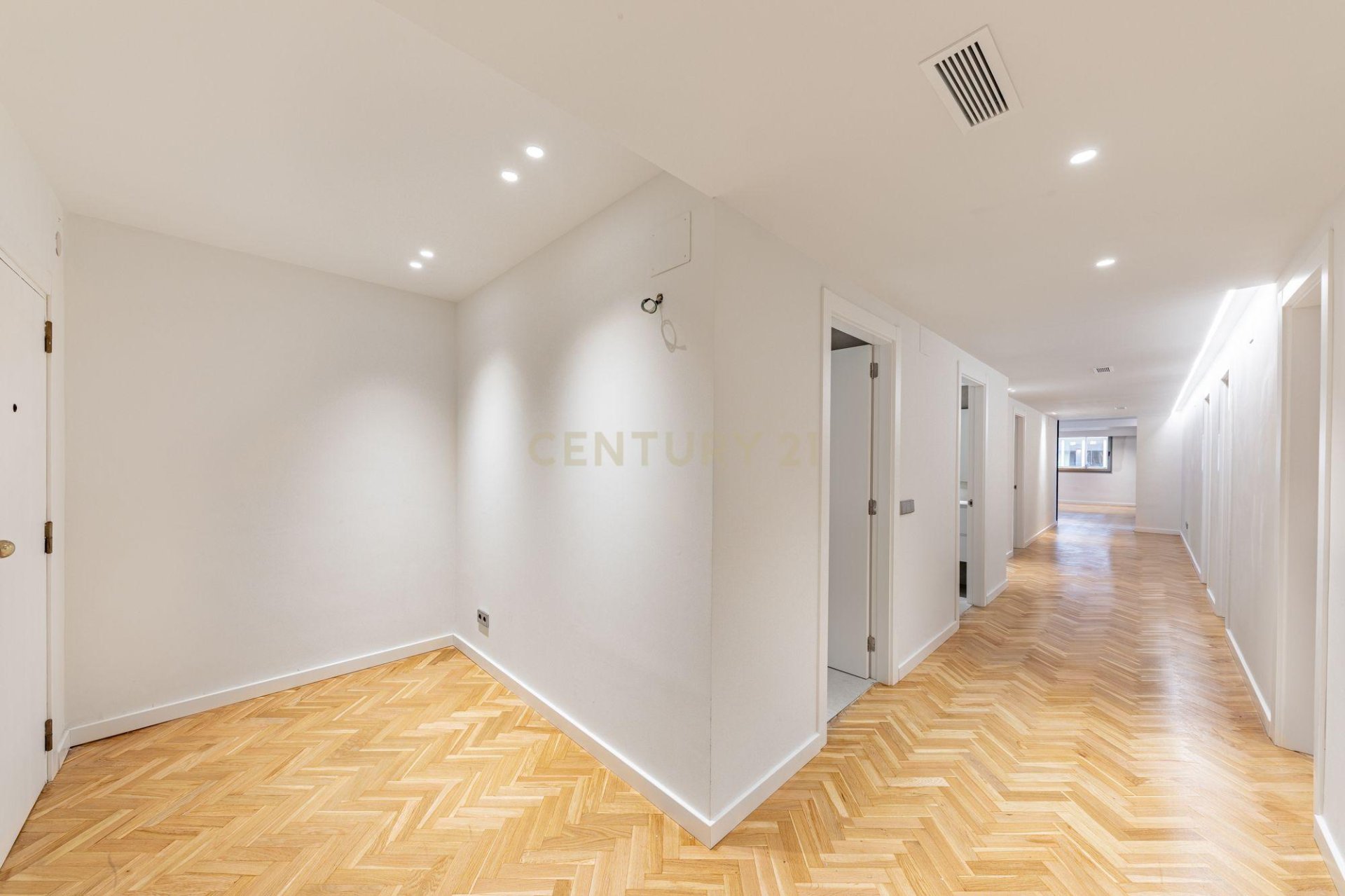 Wohnung in Barcelona, Spanien 4 Schlafzimmer, 223 m2 Nr. 166908