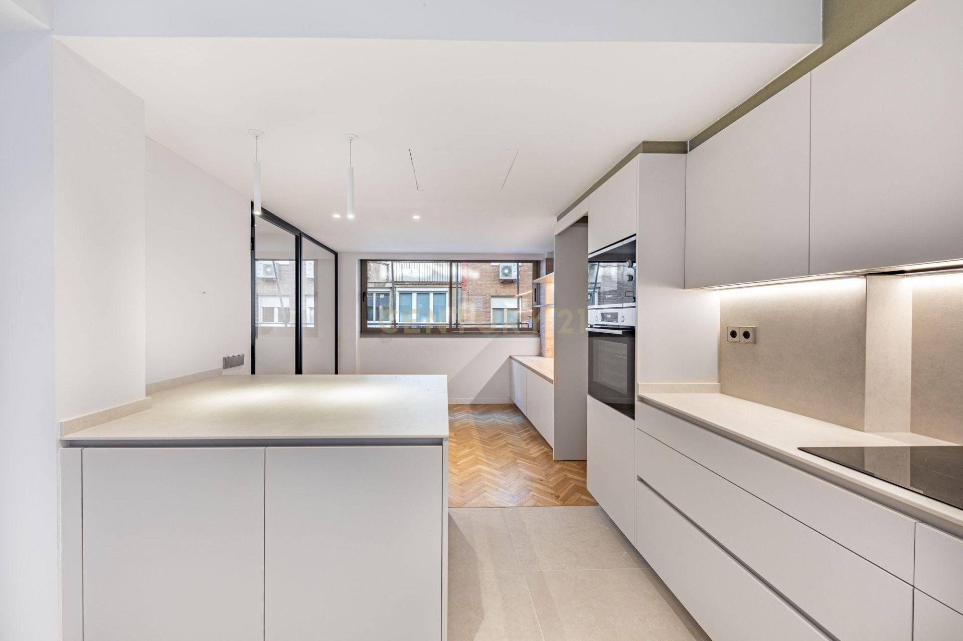 Wohnung in Barcelona, Spanien 4 Schlafzimmer, 223 m2 Nr. 166908