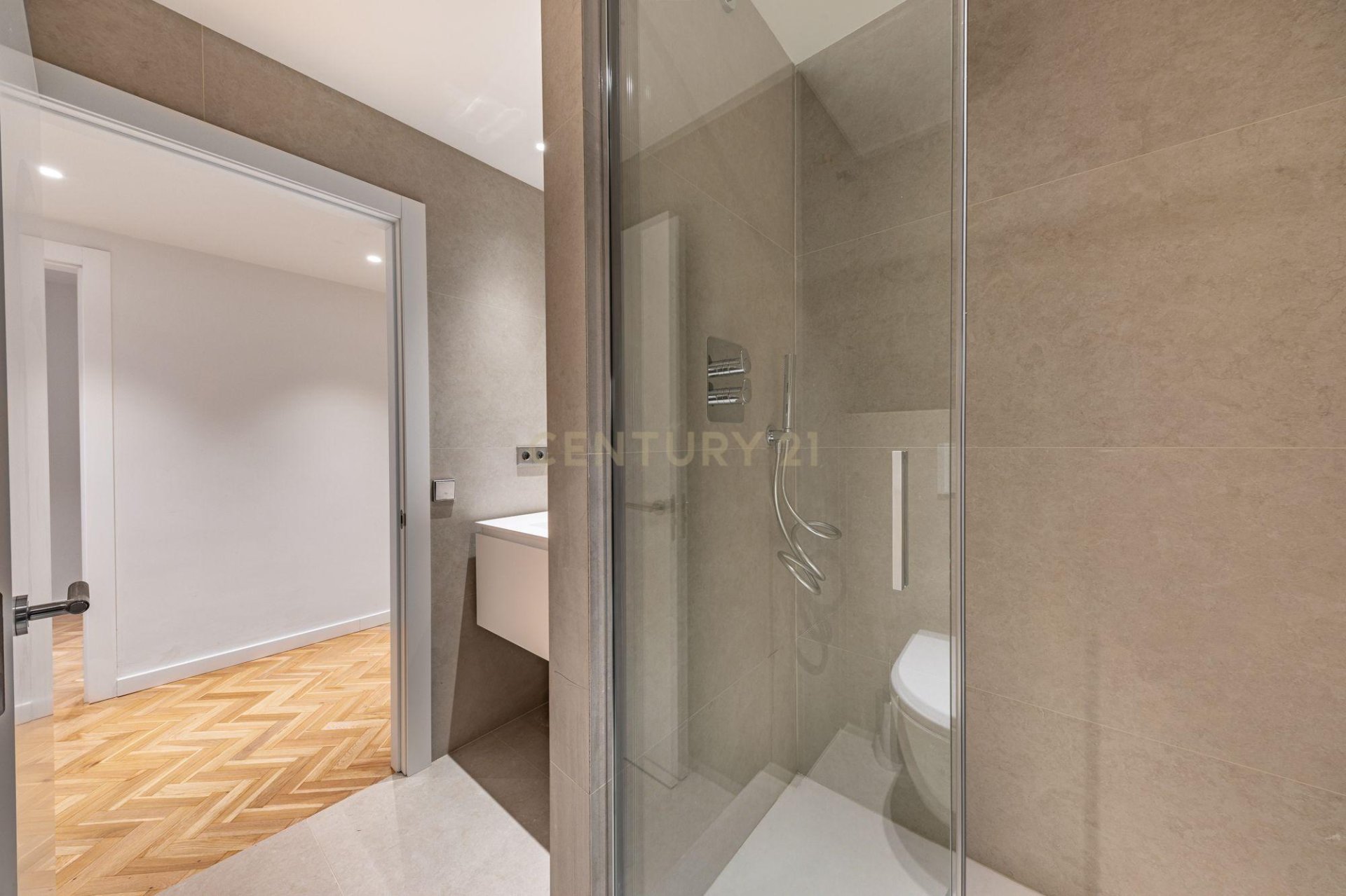 Wohnung in Barcelona, Spanien 4 Schlafzimmer, 223 m2 Nr. 166908