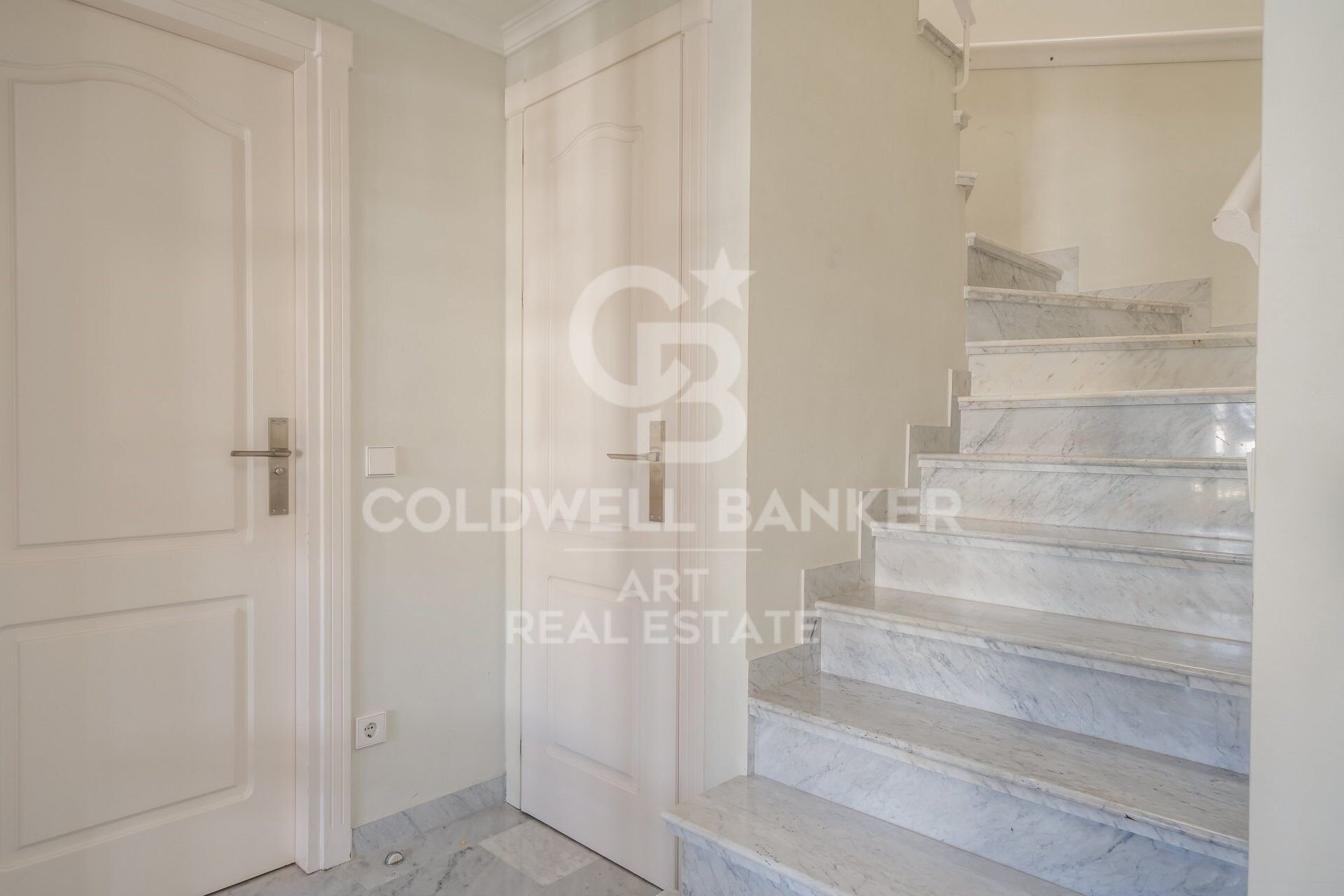 Penthouse in Marbella, Malaga, Spain 4 bedrooms, 201 sq.m. No. 157303