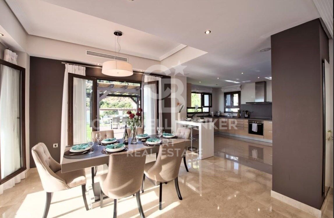Villa à Benahavis, Malaga, Espagne 5 chambres, 582 m2 No. 157306