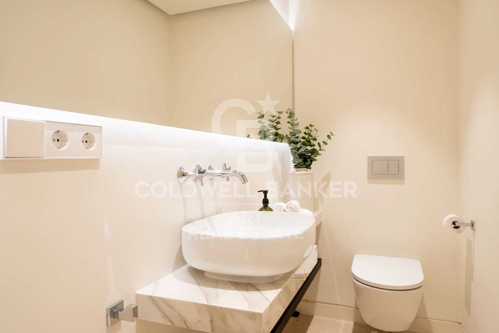 Apartamento en Marbella, Málaga, España 3 dormitorios, 137 m2 No. 157304