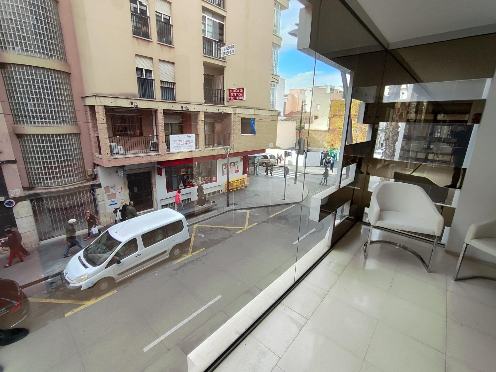 Appartamento a Torrevieja, Alicante, Spagna 255 mq. N° 165318