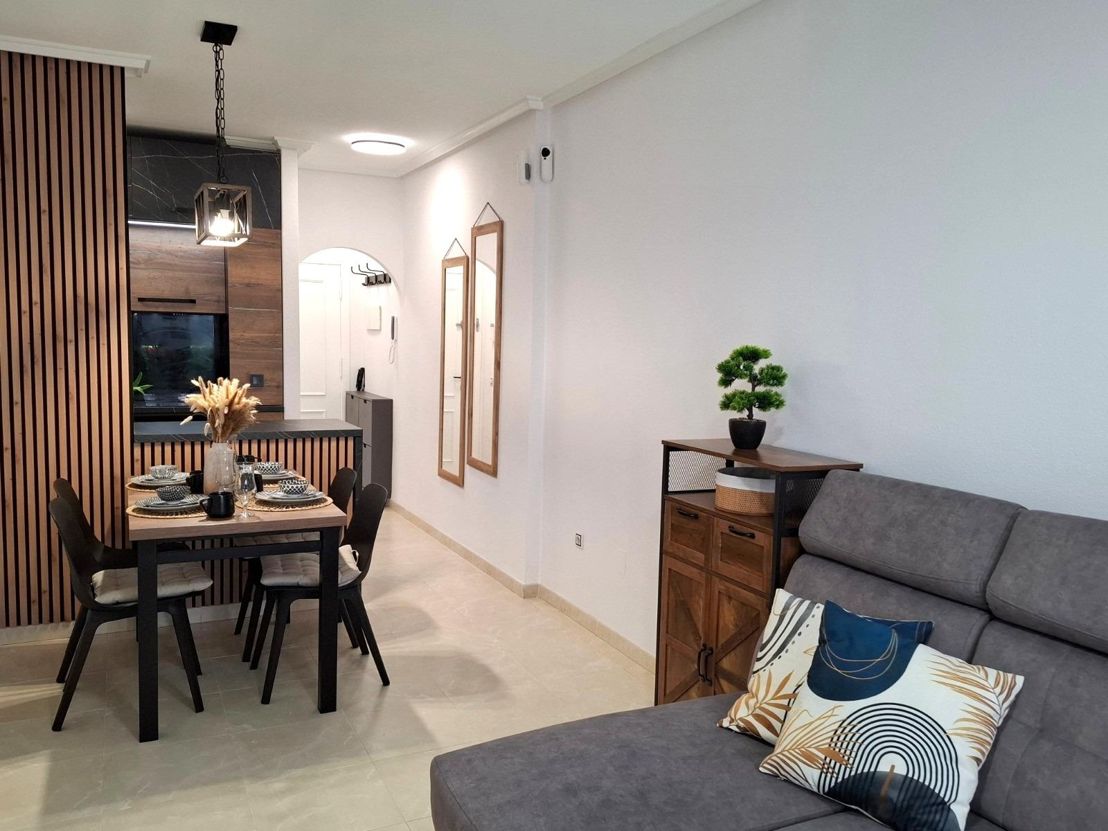 Appartamento a Torrevieja, Alicante, Spagna 2 camere da letto, 65 mq. N° 193803