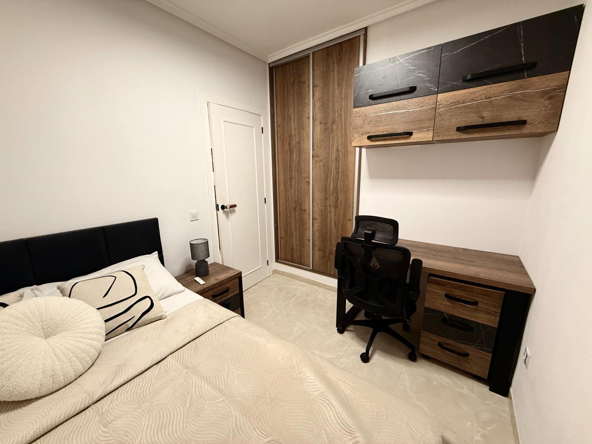 Appartamento a Torrevieja, Alicante, Spagna 2 camere da letto, 65 mq. N° 193803