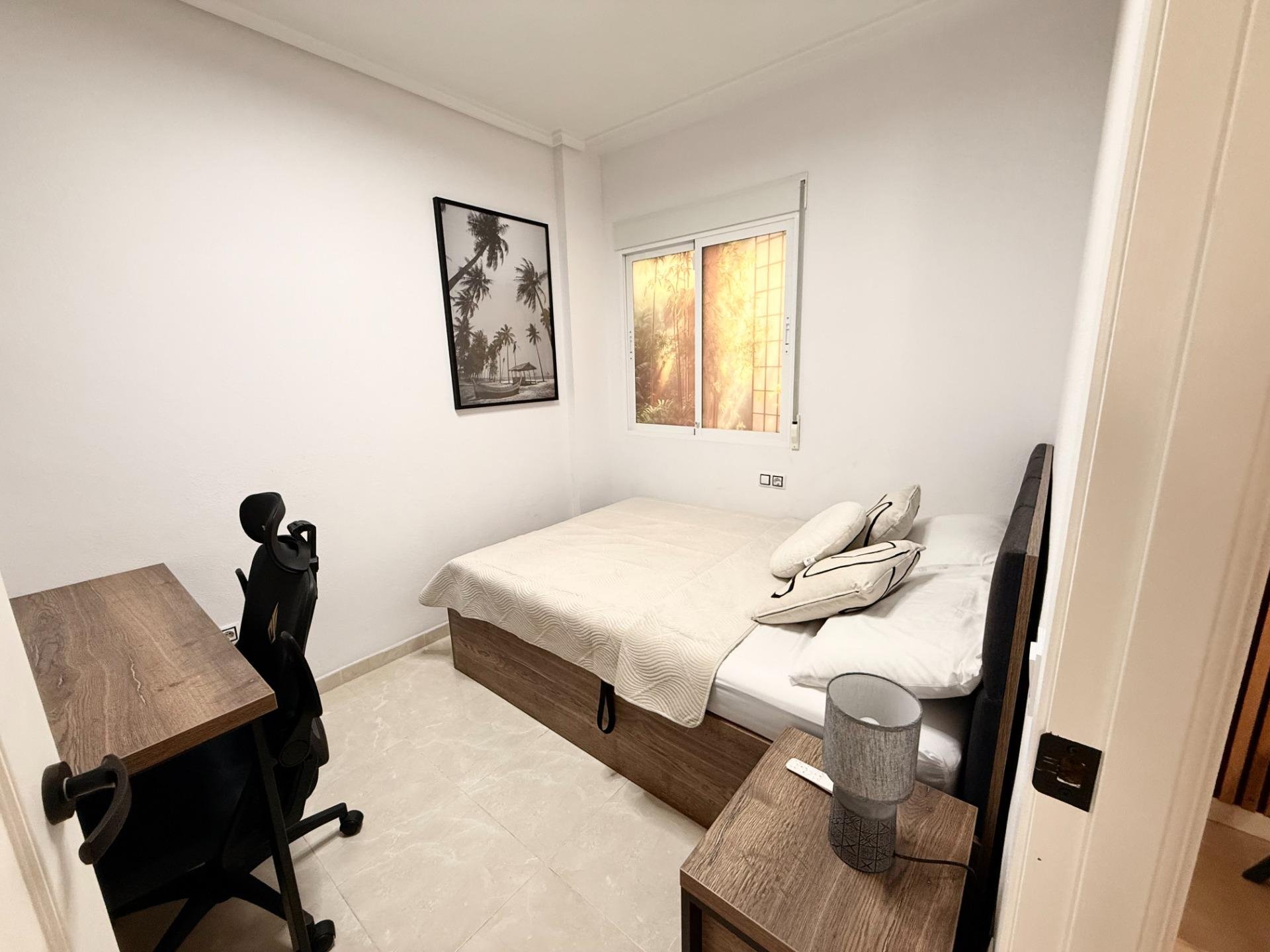 Appartamento a Torrevieja, Alicante, Spagna 2 camere da letto, 65 mq. N° 193803