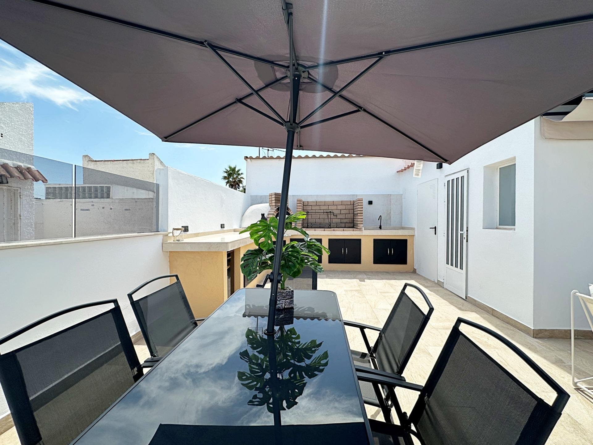 Kaupunkipientalo Torrevieja, Alicante, Espanja 3 makuuhuonetta, 180 m2 No. 193805