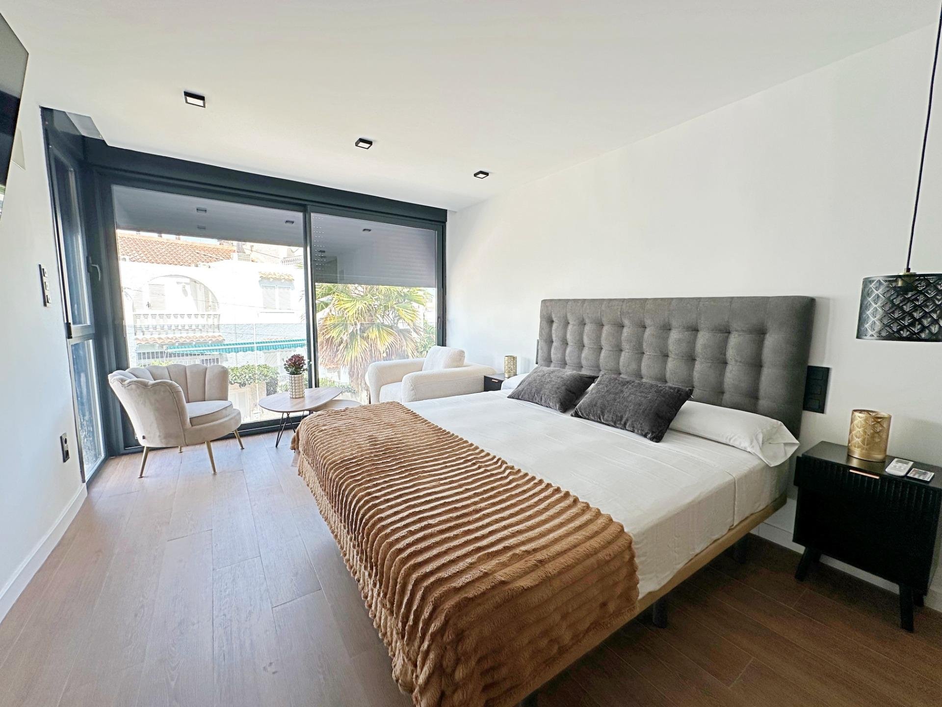 Kaupunkipientalo Torrevieja, Alicante, Espanja 3 makuuhuonetta, 180 m2 No. 193805