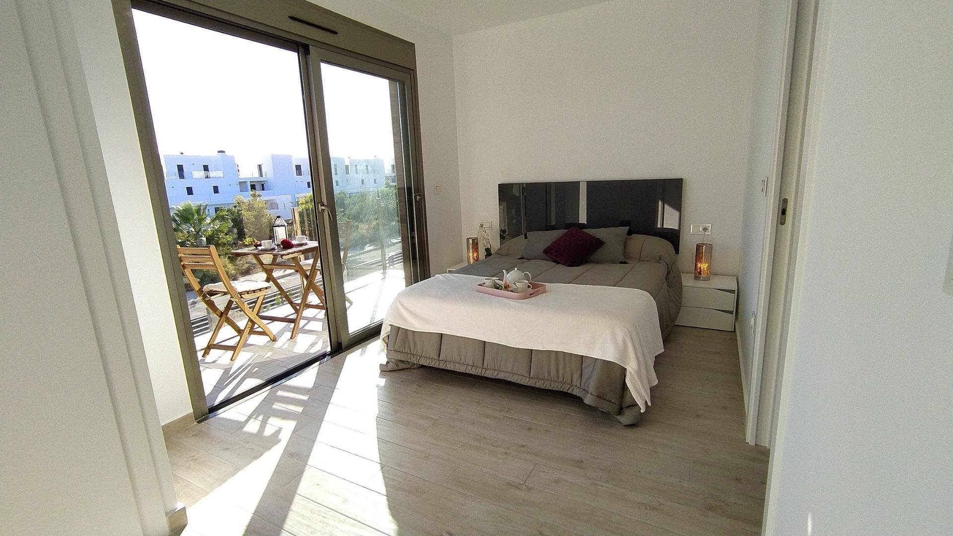 Villa en Villamartin, Alicante, España 3 dormitorios, 185 m2 No. 103509
