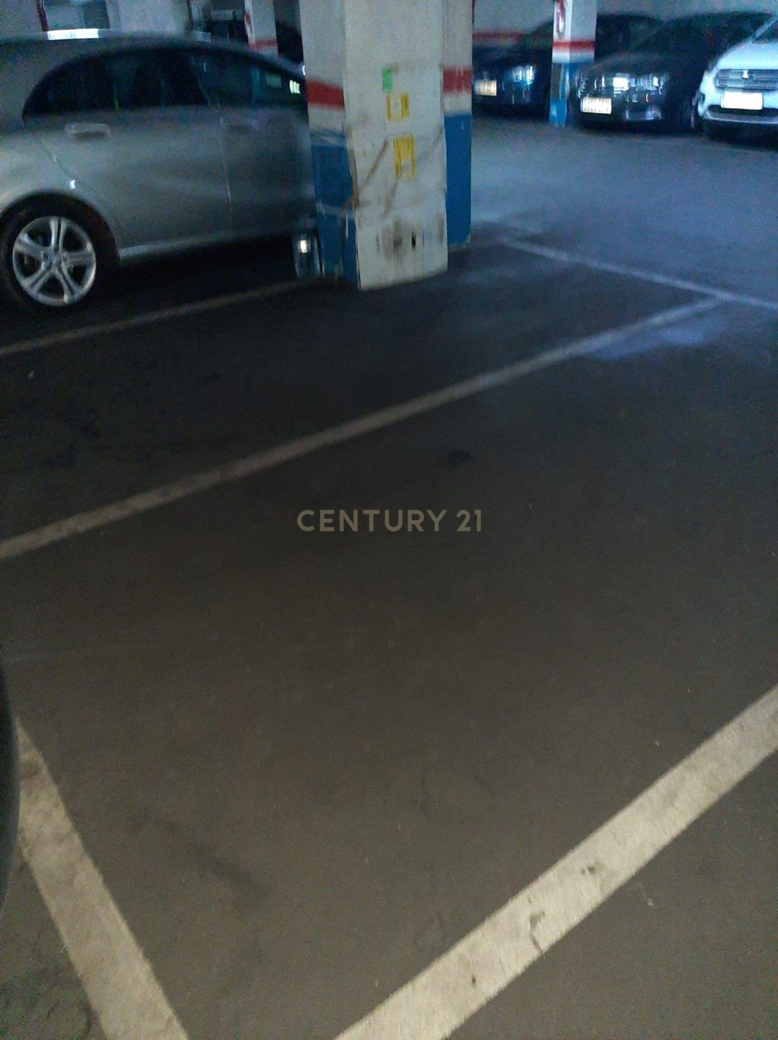 Garage à Barcelona, Espagne 9 m2 No. 186686
