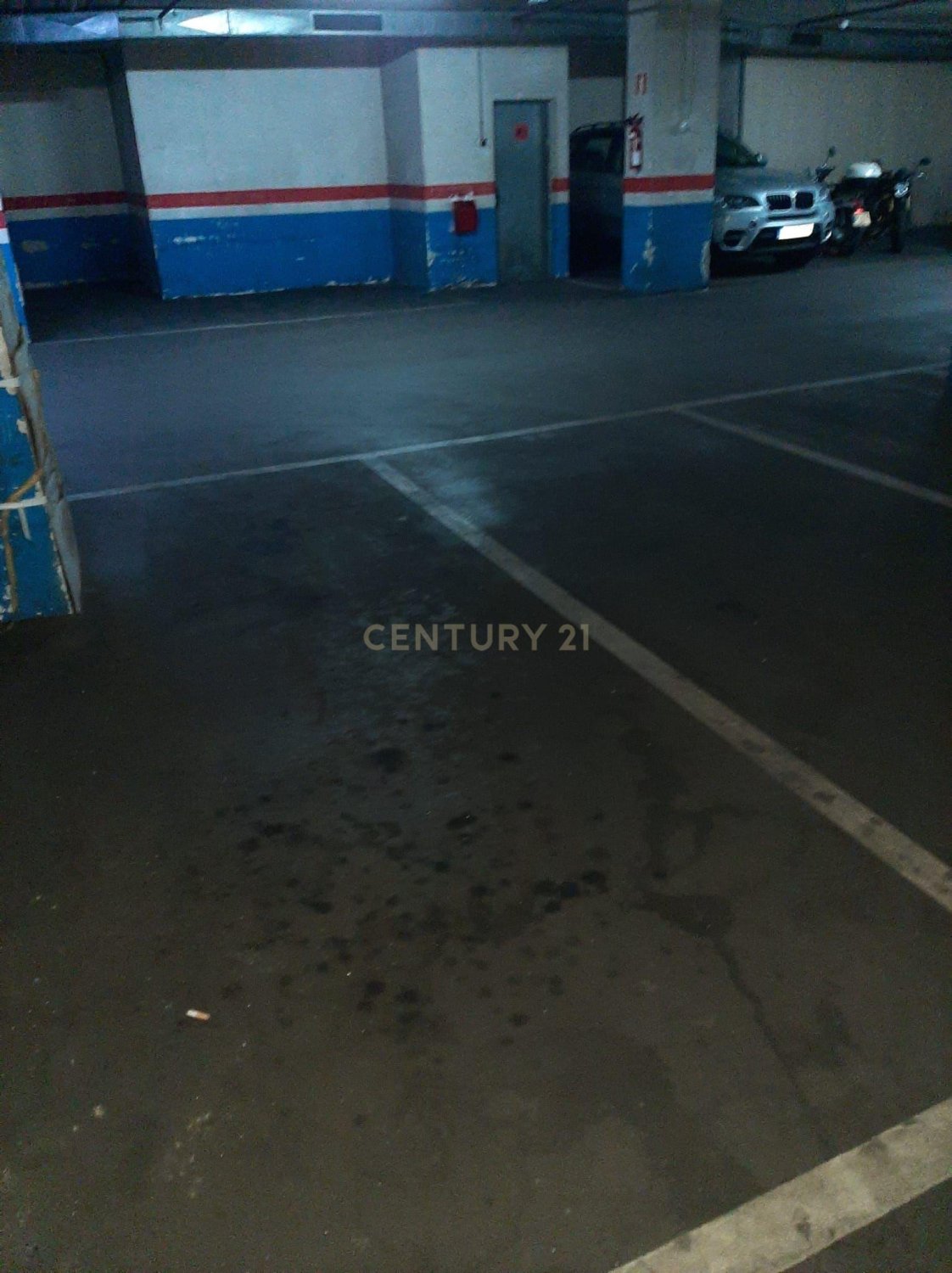 Garage à Barcelona, Espagne 9 m2 No. 186686
