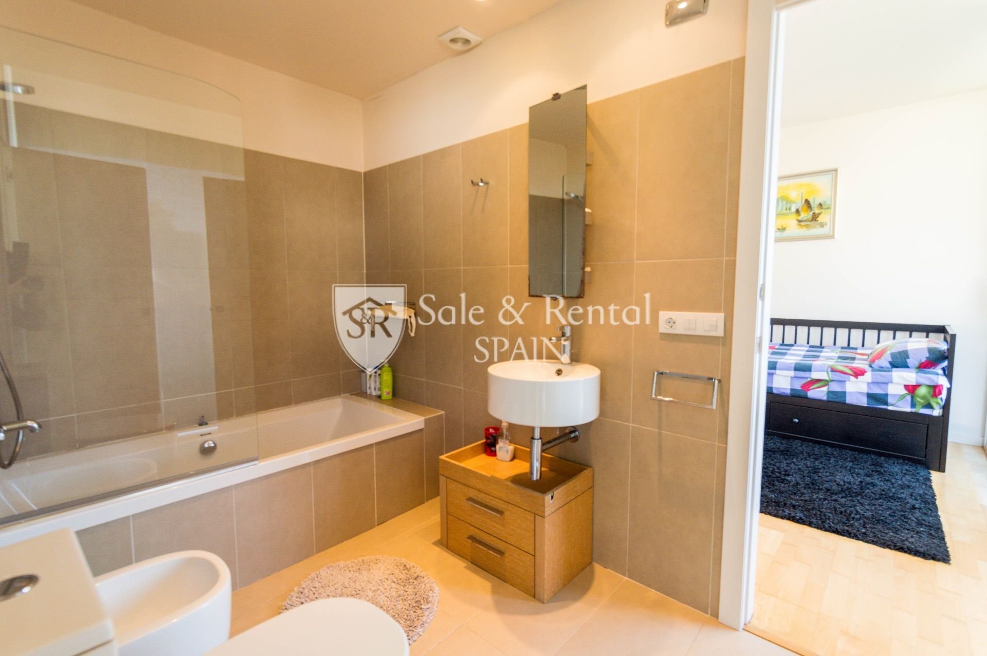 Talo Lloret de Mar, Girona, Espanja 4 makuuhuonetta, 240 m2 No. 166469
