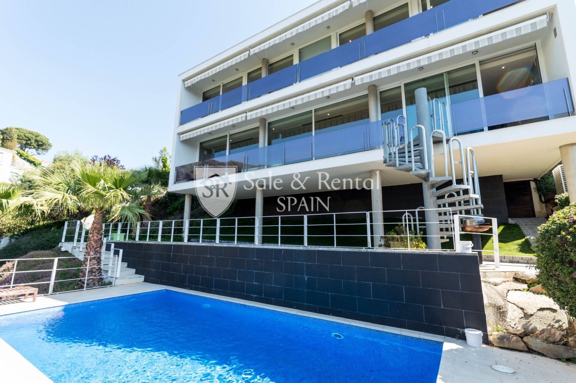 Talo Lloret de Mar, Girona, Espanja 4 makuuhuonetta, 240 m2 No. 166469