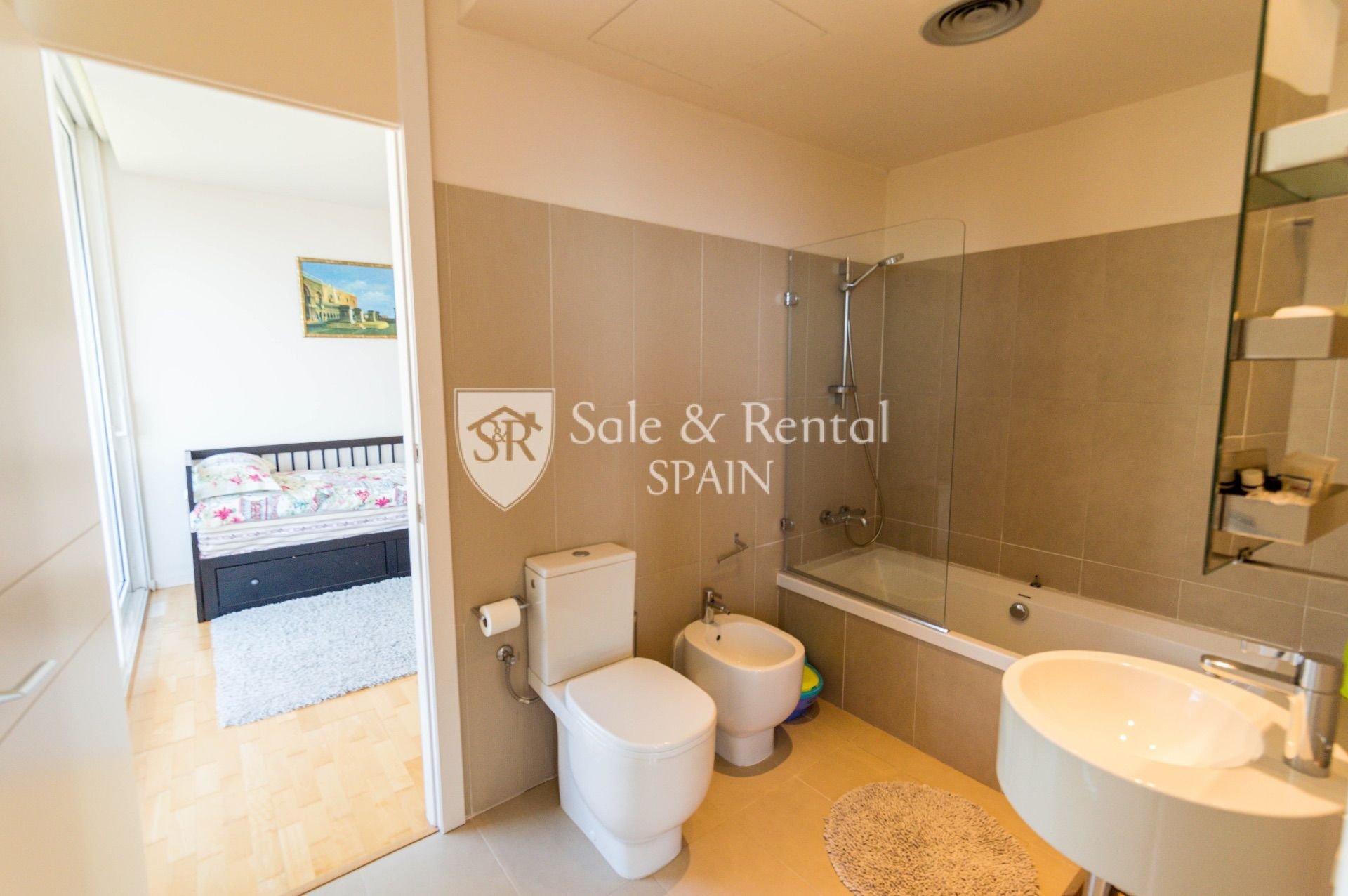 Talo Lloret de Mar, Girona, Espanja 4 makuuhuonetta, 240 m2 No. 166469