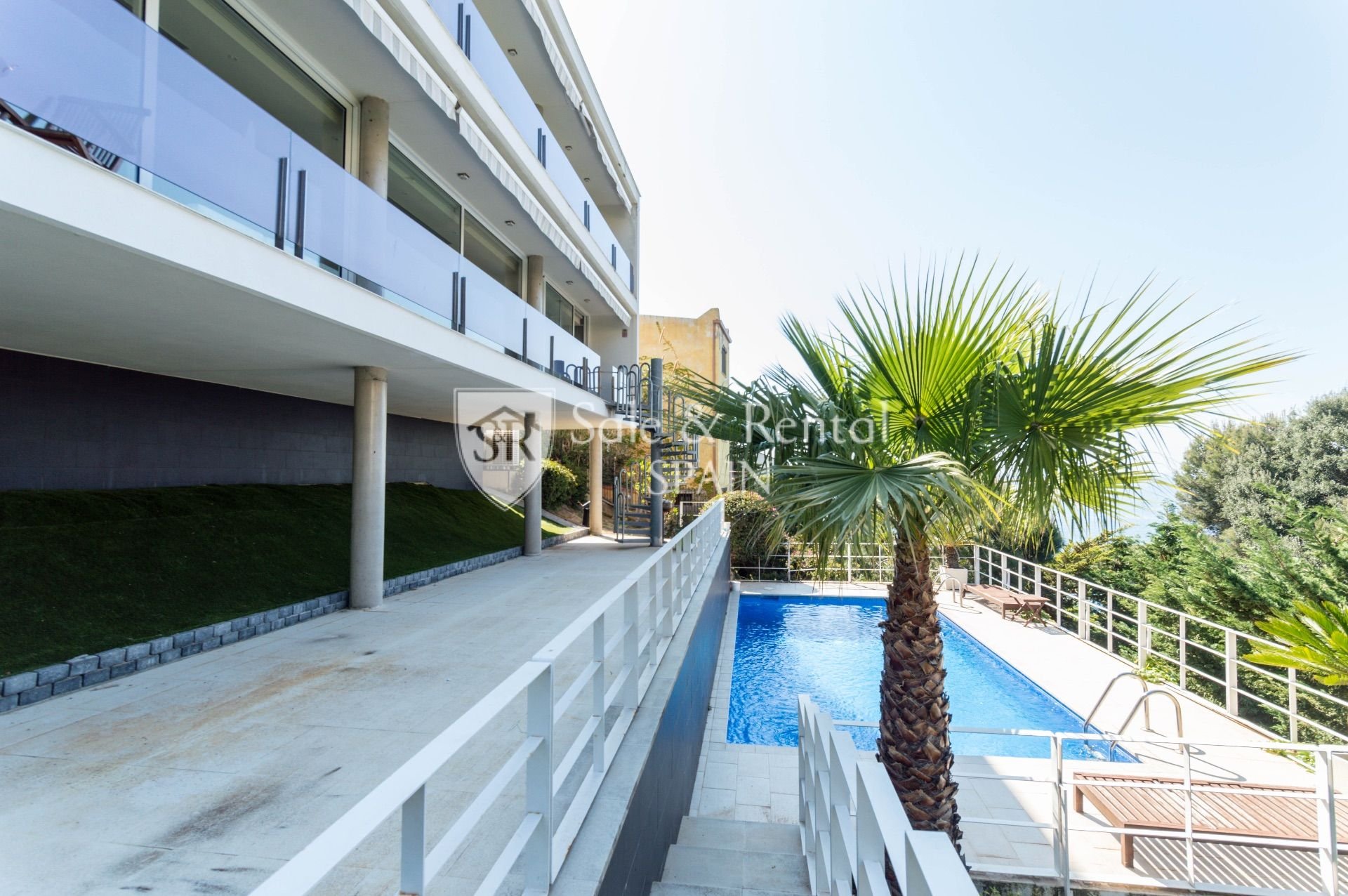 Talo Lloret de Mar, Girona, Espanja 4 makuuhuonetta, 240 m2 No. 166469