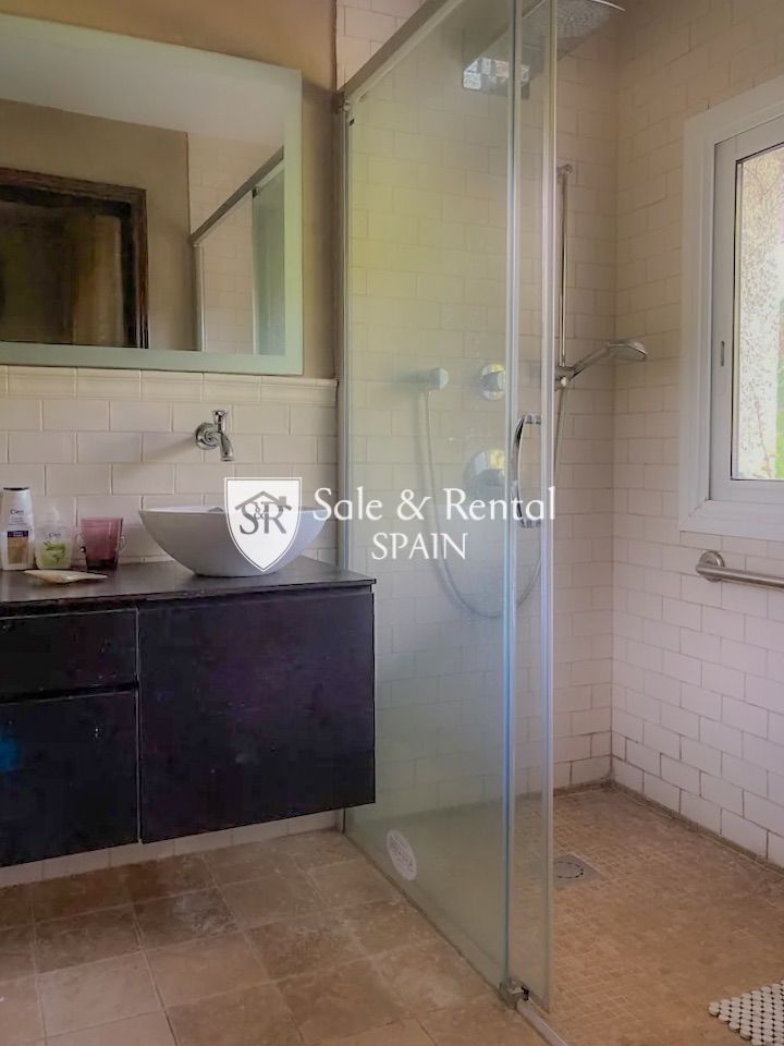 Casa a Lloret de Mar, Girona, Spagna 6 camere da letto, 240 mq. N° 166467
