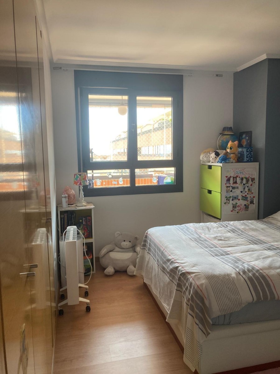 Lägenhet i Valencia, Spanien 3 sovrum, 320 kvm. Nr. 133323