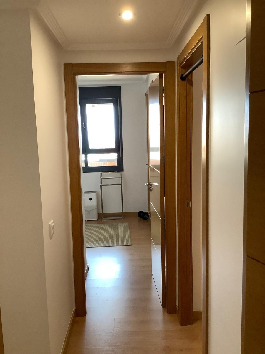 Lägenhet i Valencia, Spanien 3 sovrum, 320 kvm. Nr. 133323