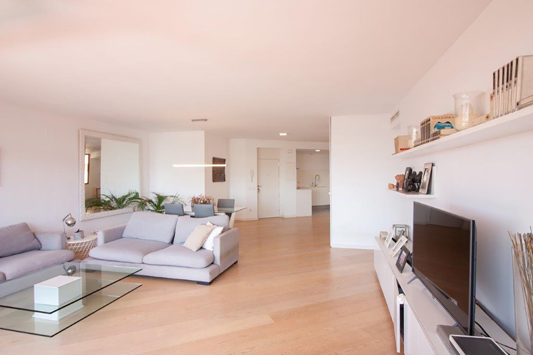 Propiedad comercial en Valencia, València, España 4 dormitorios, 185 m2 No. 133326