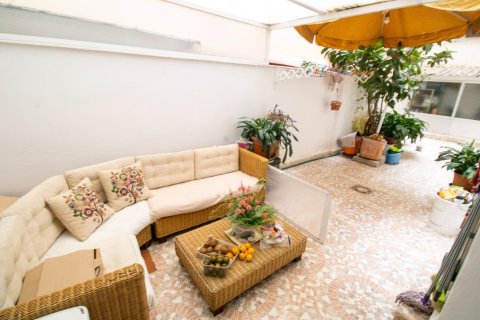 Wohnung in Valencia, Spanien 4 Schlafzimmer, 115 m2 Nr. 133321