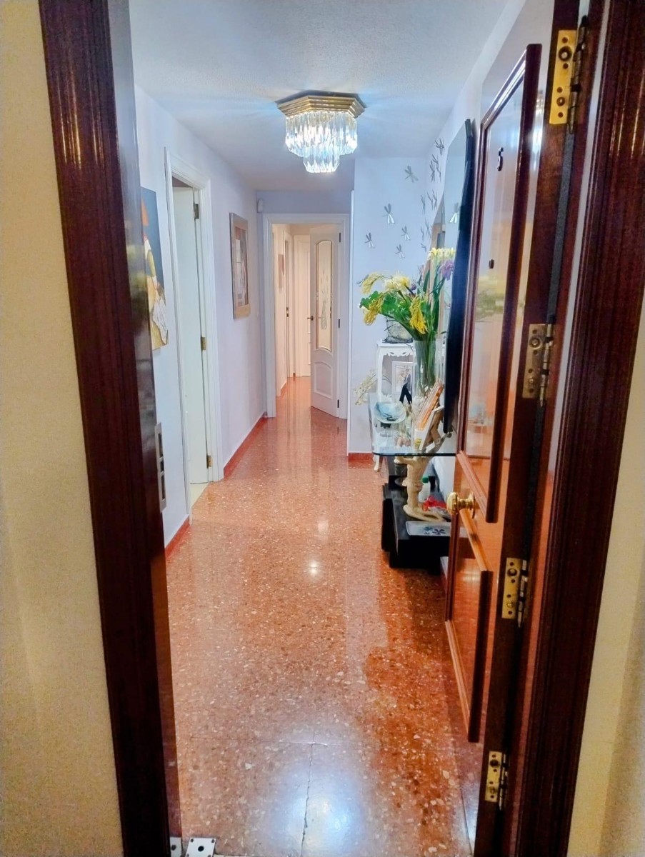 Lägenhet i Valencia, Spanien 4 sovrum, 115 kvm. Nr. 133321