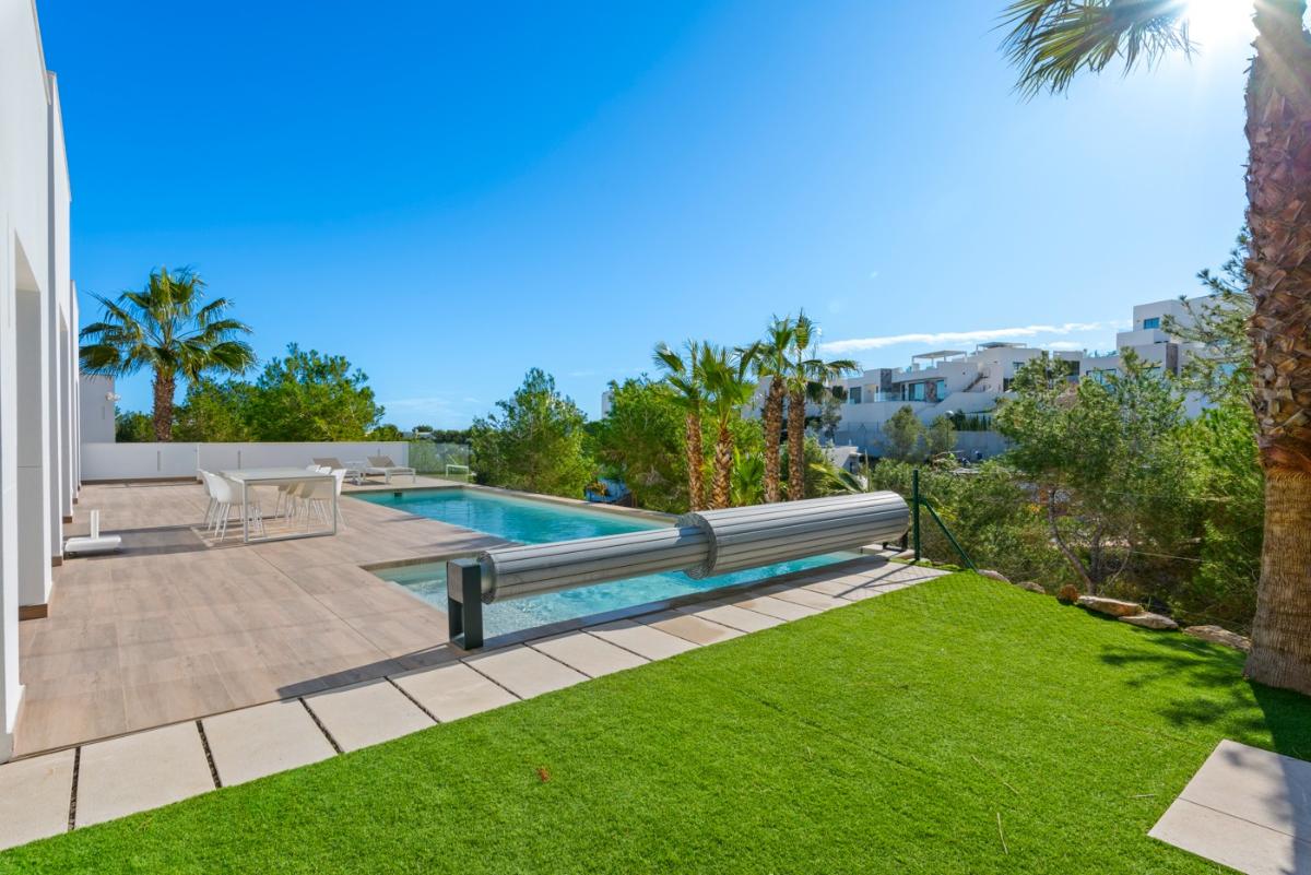 Villa en Alicante, España 4 dormitorios, 193 m2 No. 149127