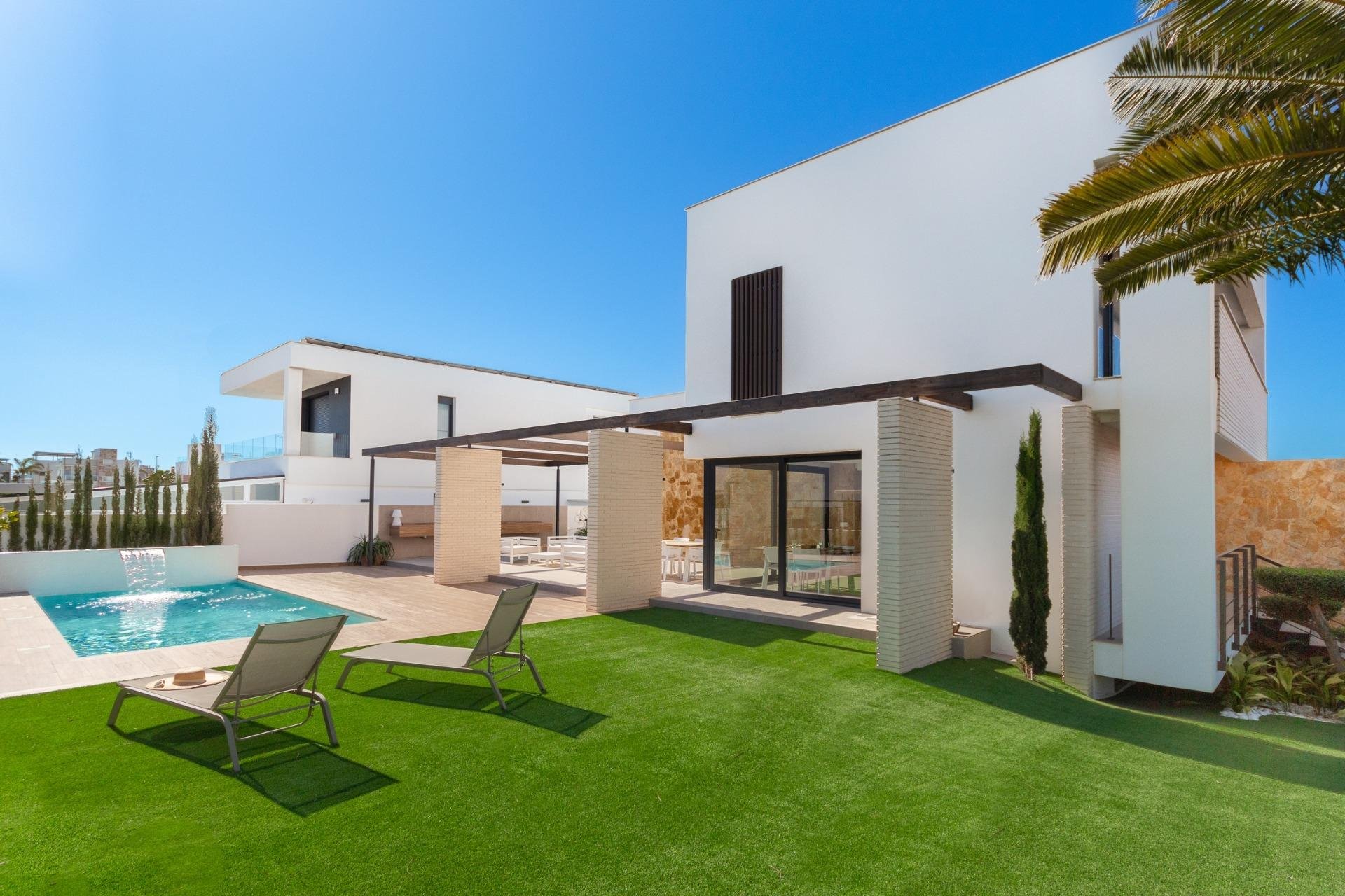 Villa à Dehesa De Campoamor, Alicante, Espagne 4 chambres, 196 m2 No. 136898