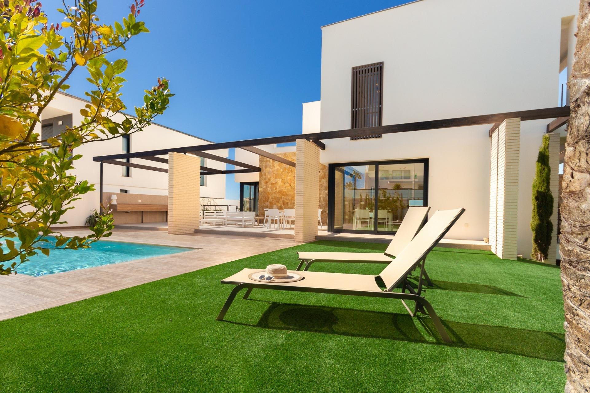 Villa à Dehesa De Campoamor, Alicante, Espagne 4 chambres, 196 m2 No. 136898