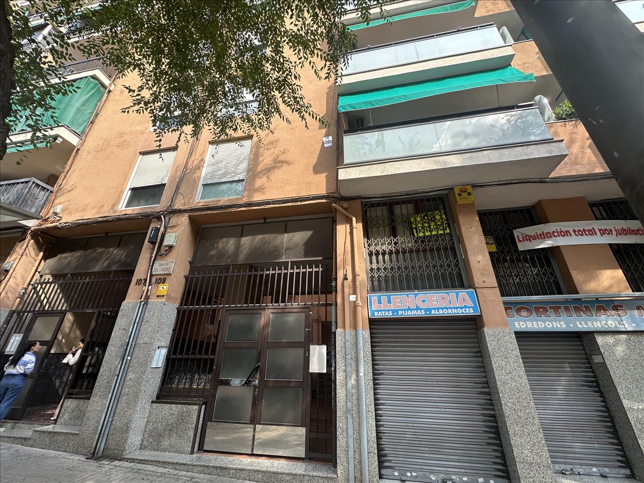 Apartment in Sabadell, Barcelona, Spain 3 bedrooms, 83 sq.m. No. 191123