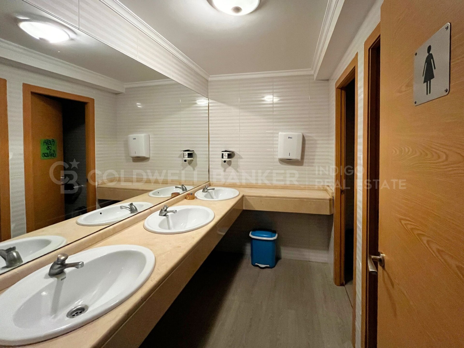 Commercial property à Nigran, Pontevedra, Espagne 190 m2 No. 160210