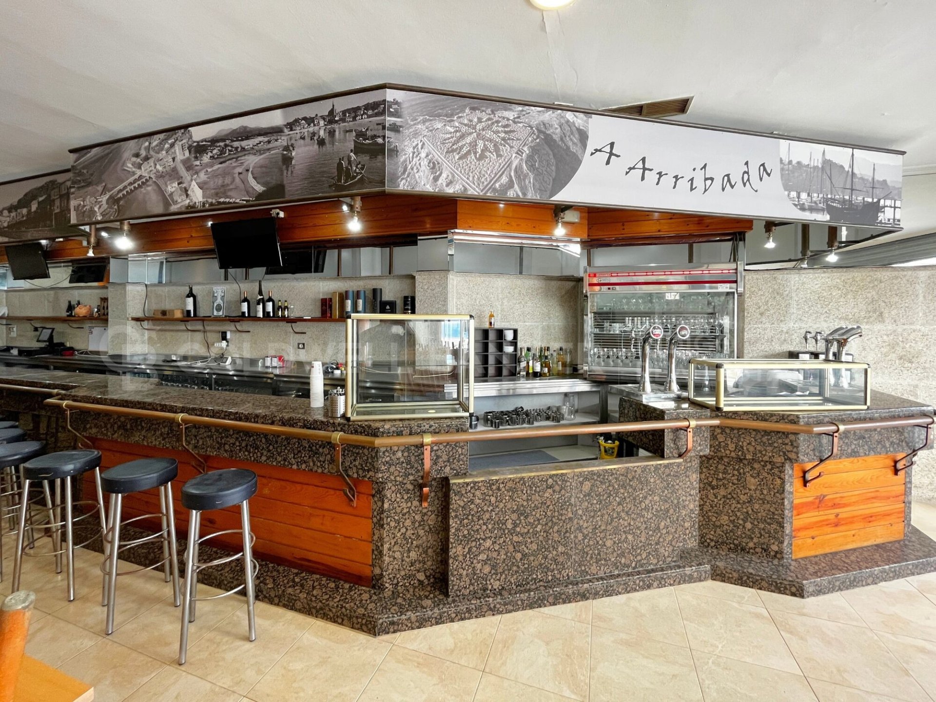 Commercial property à Nigran, Pontevedra, Espagne 190 m2 No. 160210