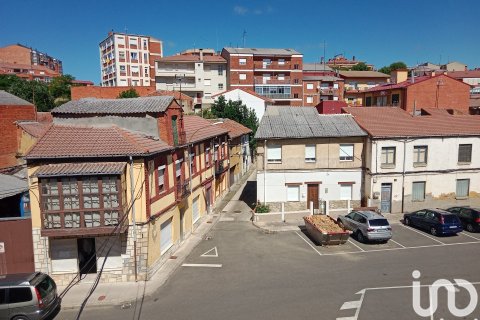 Apartment à Astorga, Leon, Espagne 3 chambres, 130 m2 No. 186156