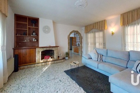 Hus i Banyeres Del Penedes, Tarragona, Spanien 4 sovrum, 324 kvm. Nr. 153073