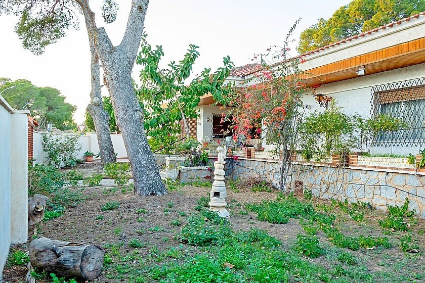 Villa in Dehesa De Campoamor, Alicante, Spain 8 bedrooms, 300 sq.m. No. 111132
