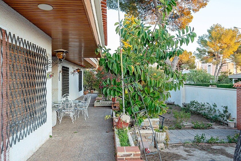 Villa in Dehesa De Campoamor, Alicante, Spain 8 bedrooms, 300 sq.m. No. 111132