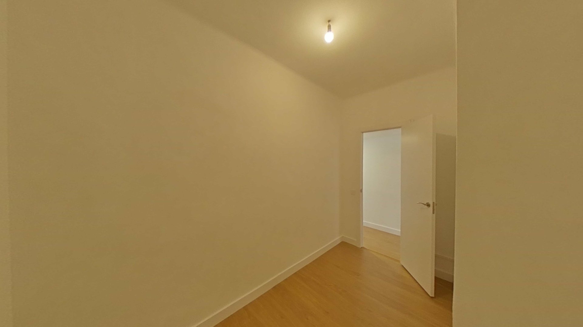 Appartamento a Barcelona, Spagna 4 camere da letto, 66 mq. N° 167155