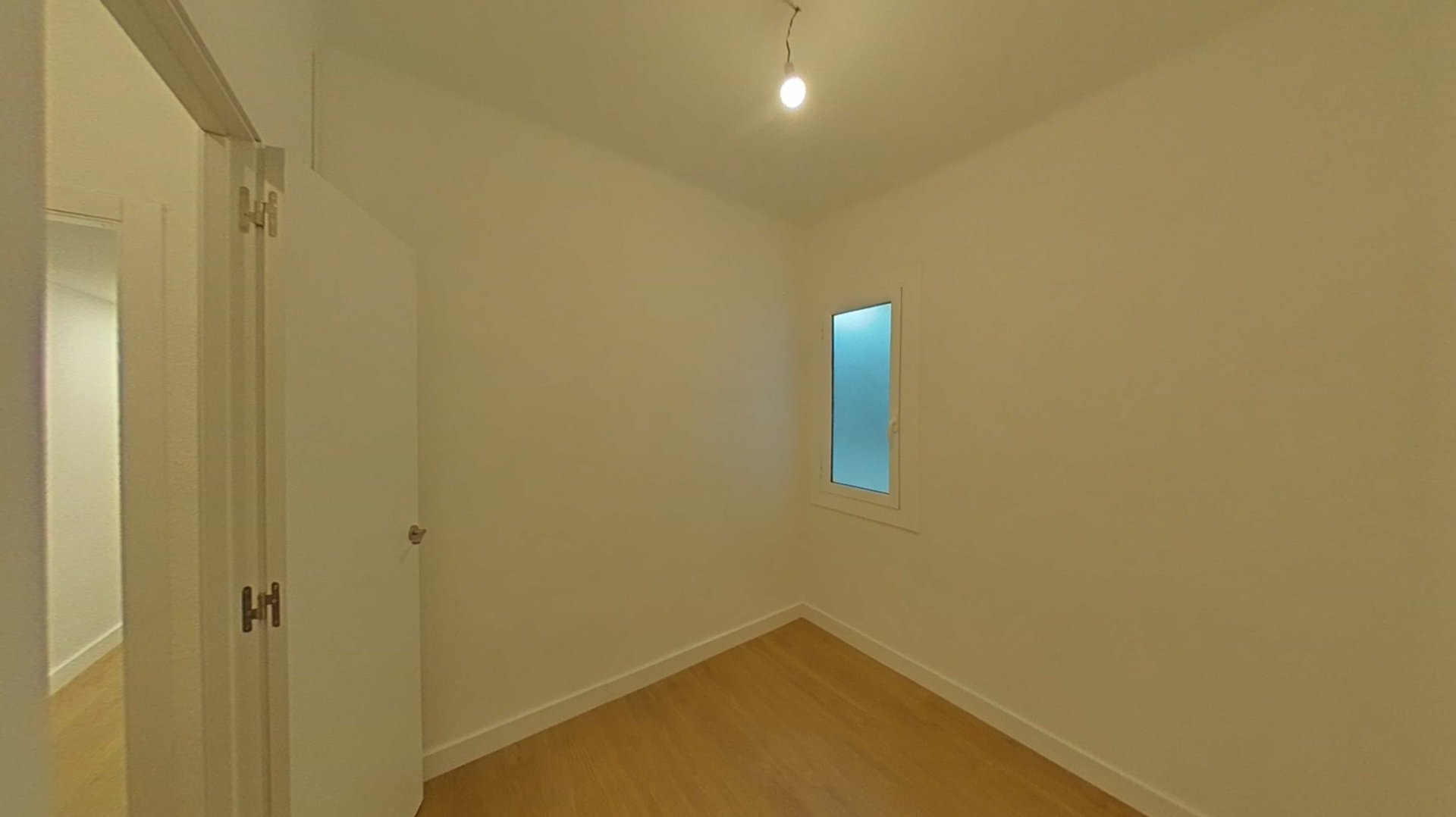 Appartamento a Barcelona, Spagna 4 camere da letto, 66 mq. N° 167155